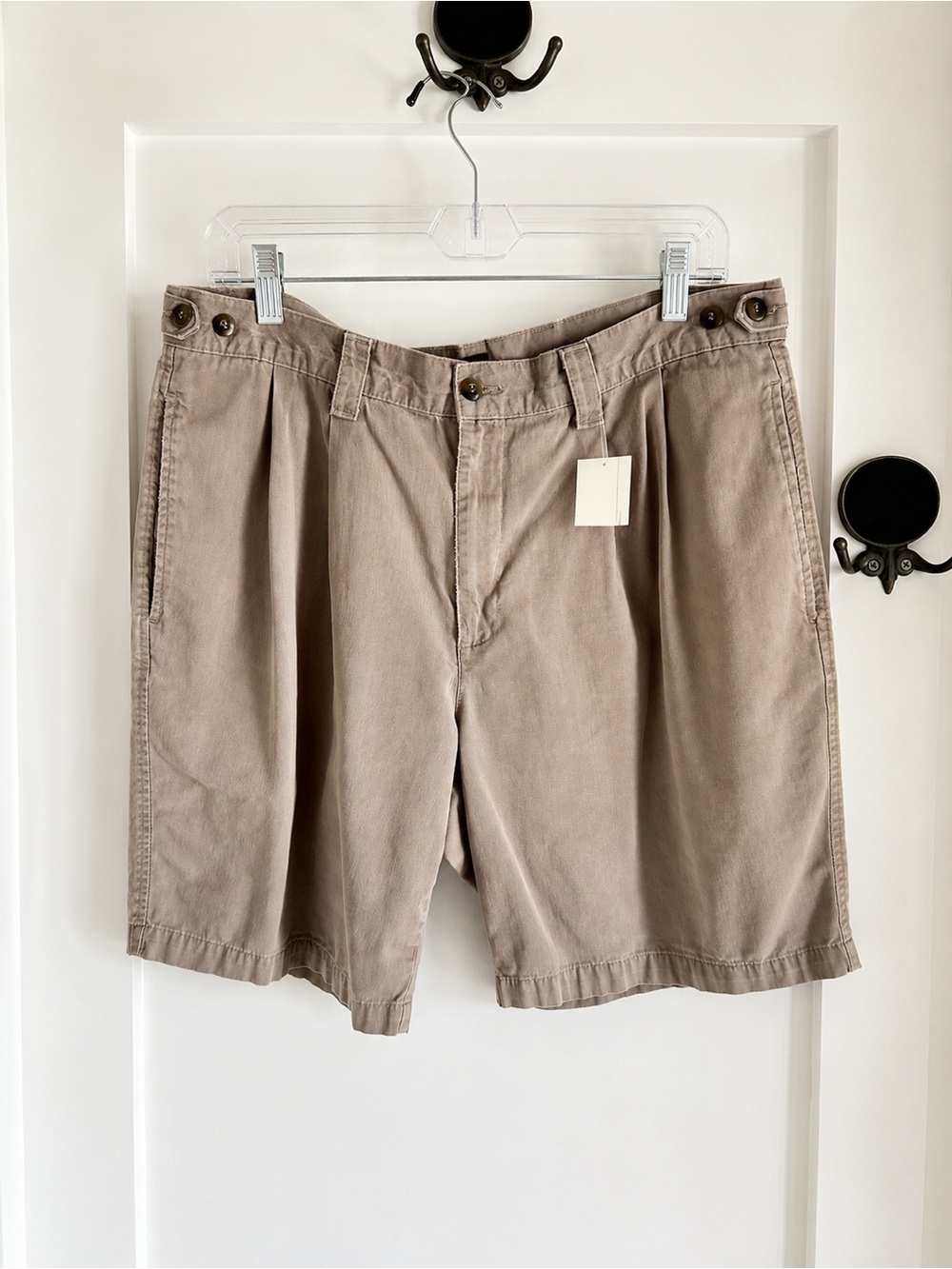 Vintage Dockers Pleated Khaki Shorts Adjustable Side Tabs 100% Cotton